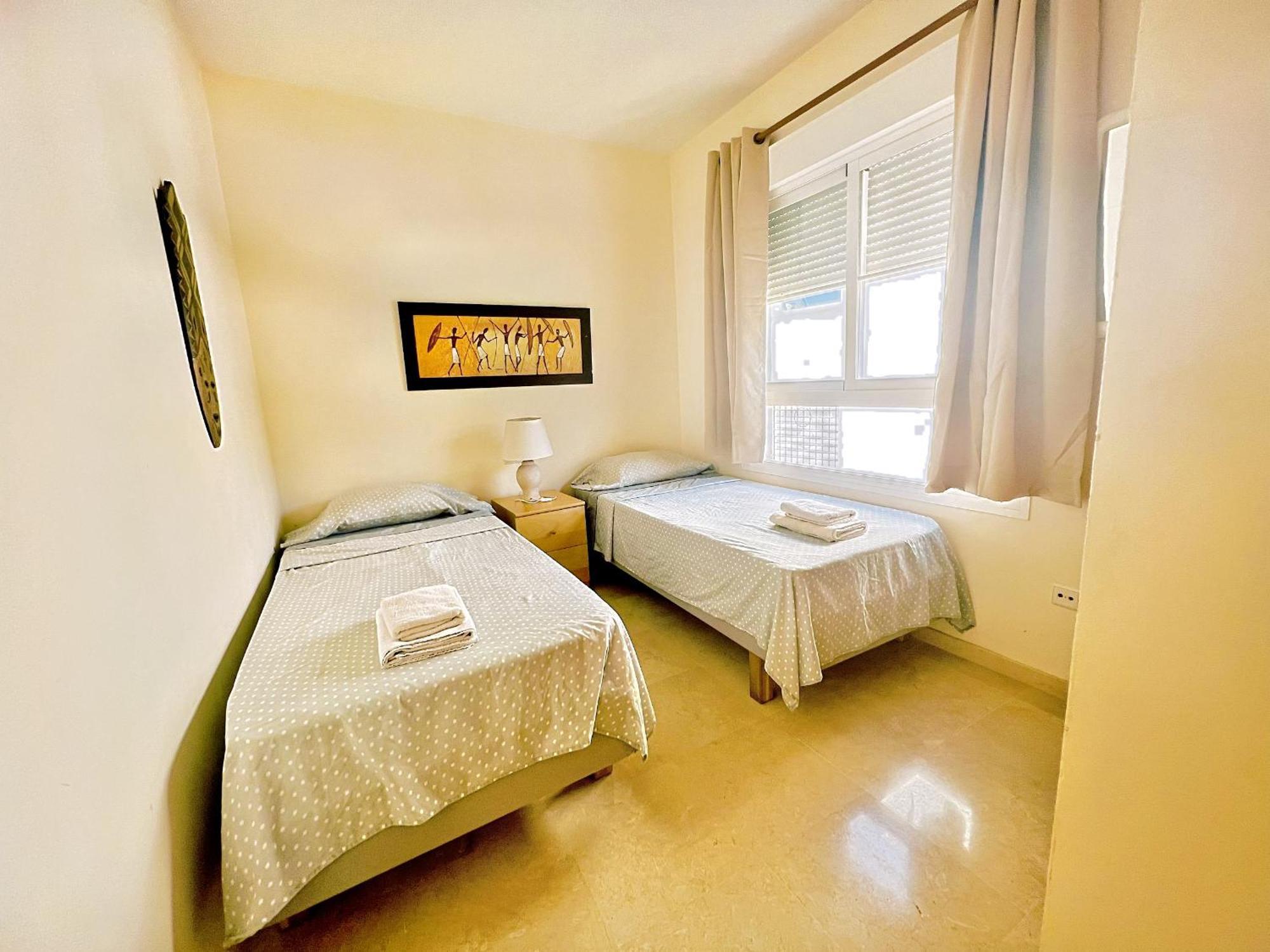 Beautiful Apartment With Pools, Playground And Paddle Tennis - Family Friendly And Near Vithas Hospital - Free Parking In Garage เบนัลมาเดนา ภายนอก รูปภาพ