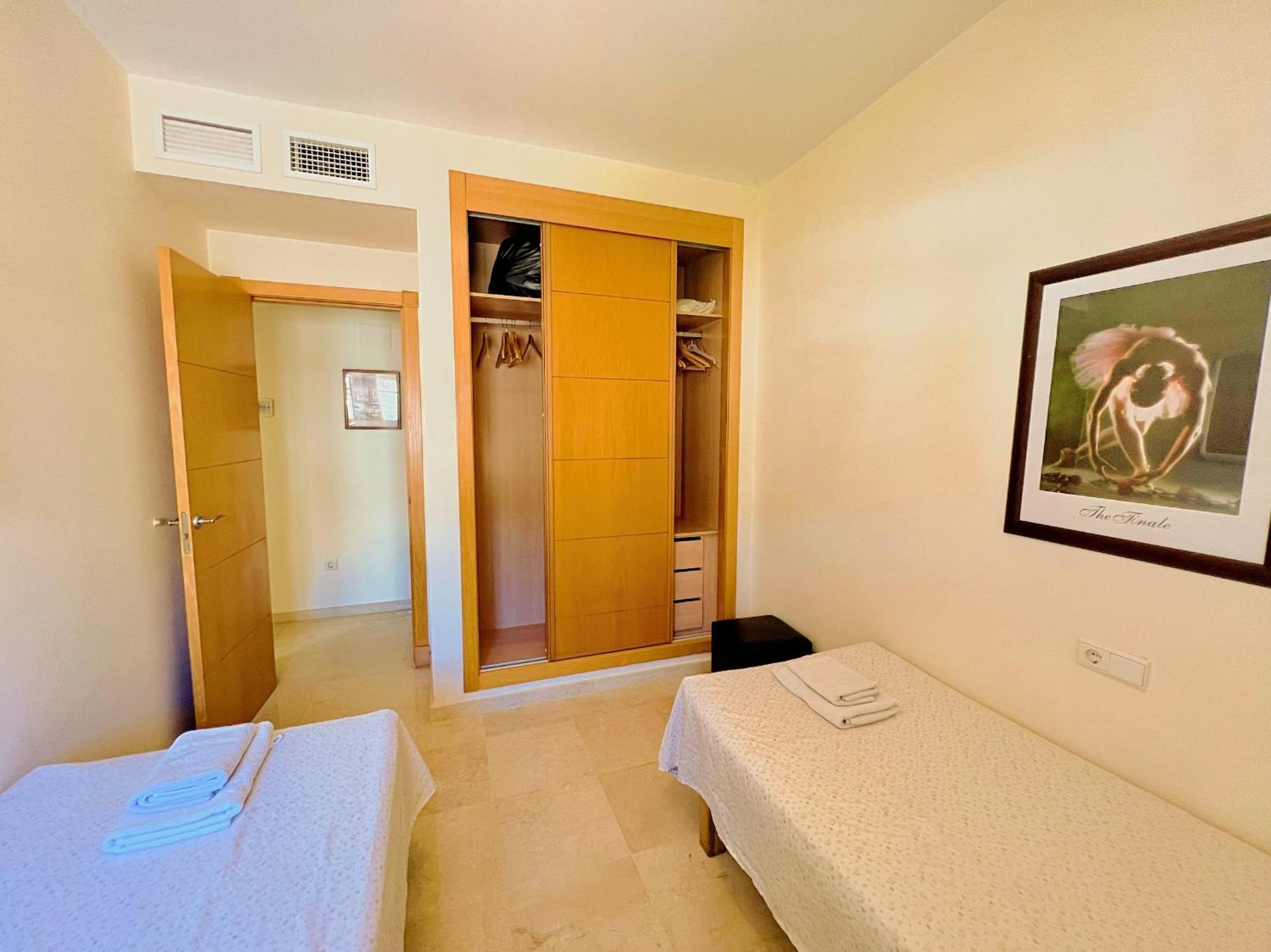 Beautiful Apartment With Pools, Playground And Paddle Tennis - Family Friendly And Near Vithas Hospital - Free Parking In Garage เบนัลมาเดนา ภายนอก รูปภาพ