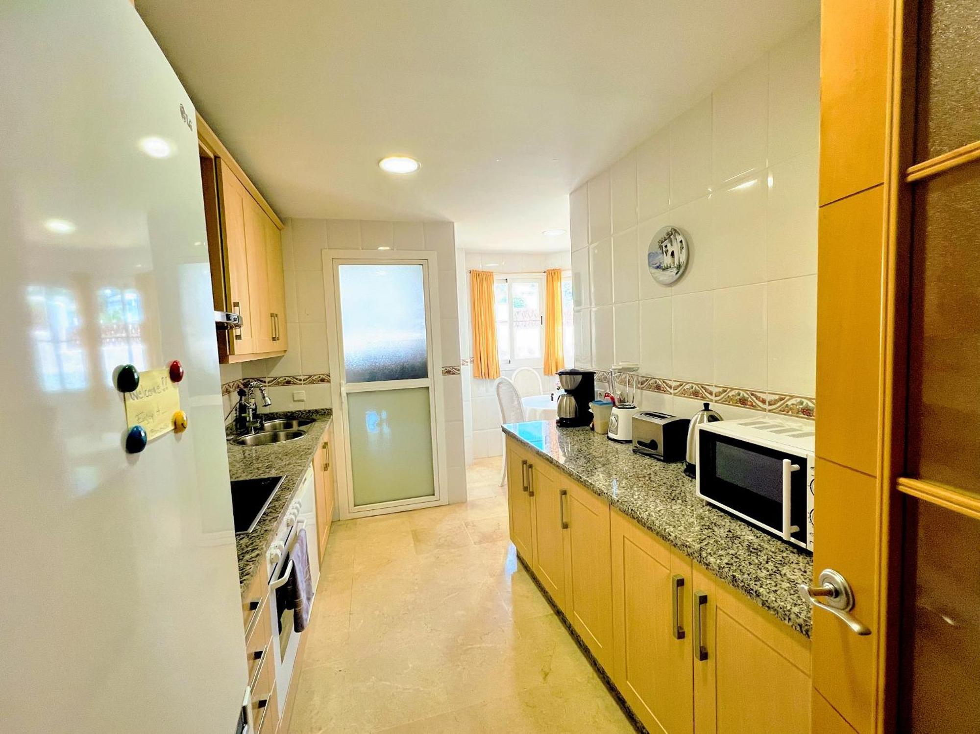 Beautiful Apartment With Pools, Playground And Paddle Tennis - Family Friendly And Near Vithas Hospital - Free Parking In Garage เบนัลมาเดนา ภายนอก รูปภาพ