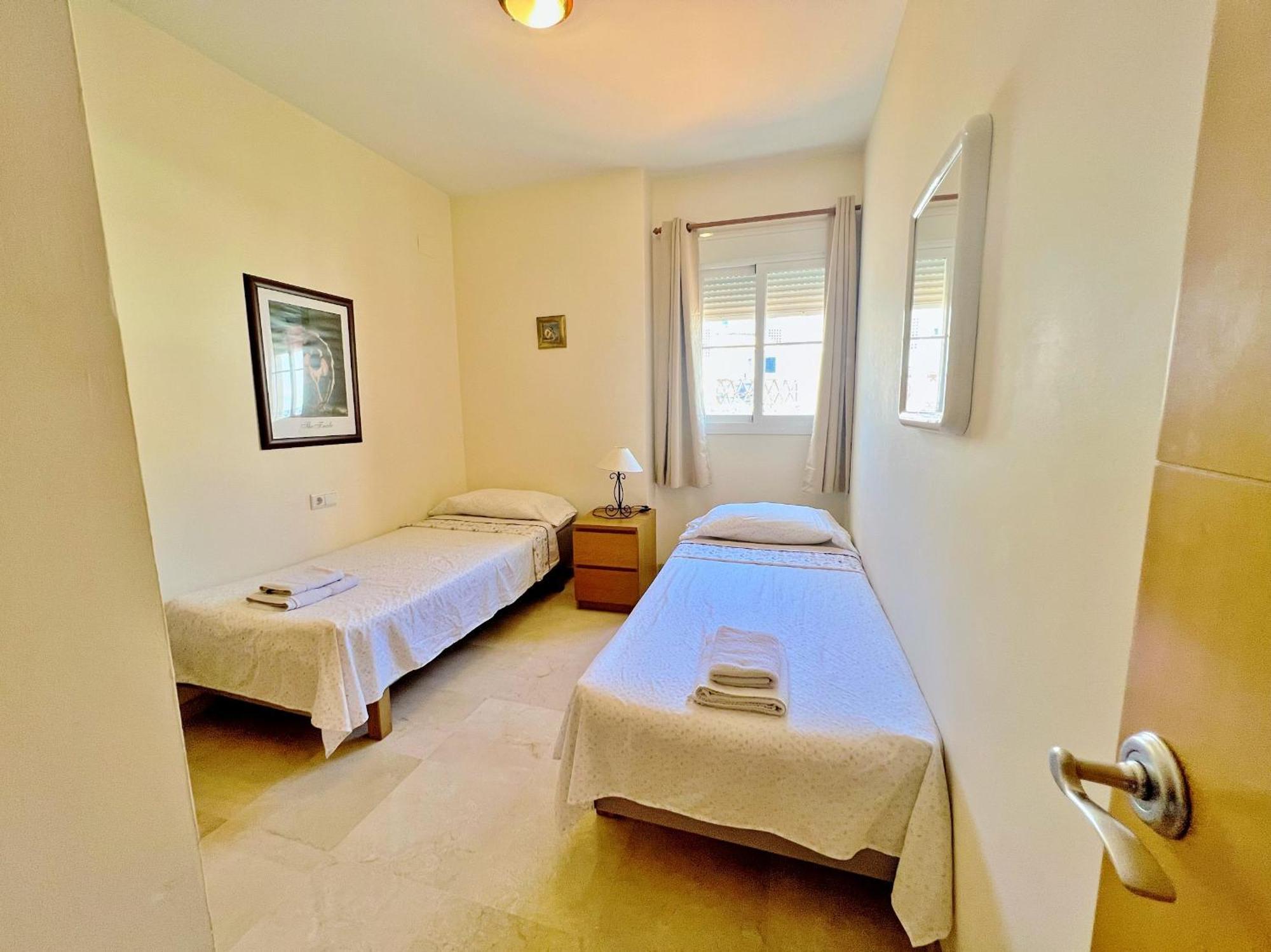 Beautiful Apartment With Pools, Playground And Paddle Tennis - Family Friendly And Near Vithas Hospital - Free Parking In Garage เบนัลมาเดนา ภายนอก รูปภาพ