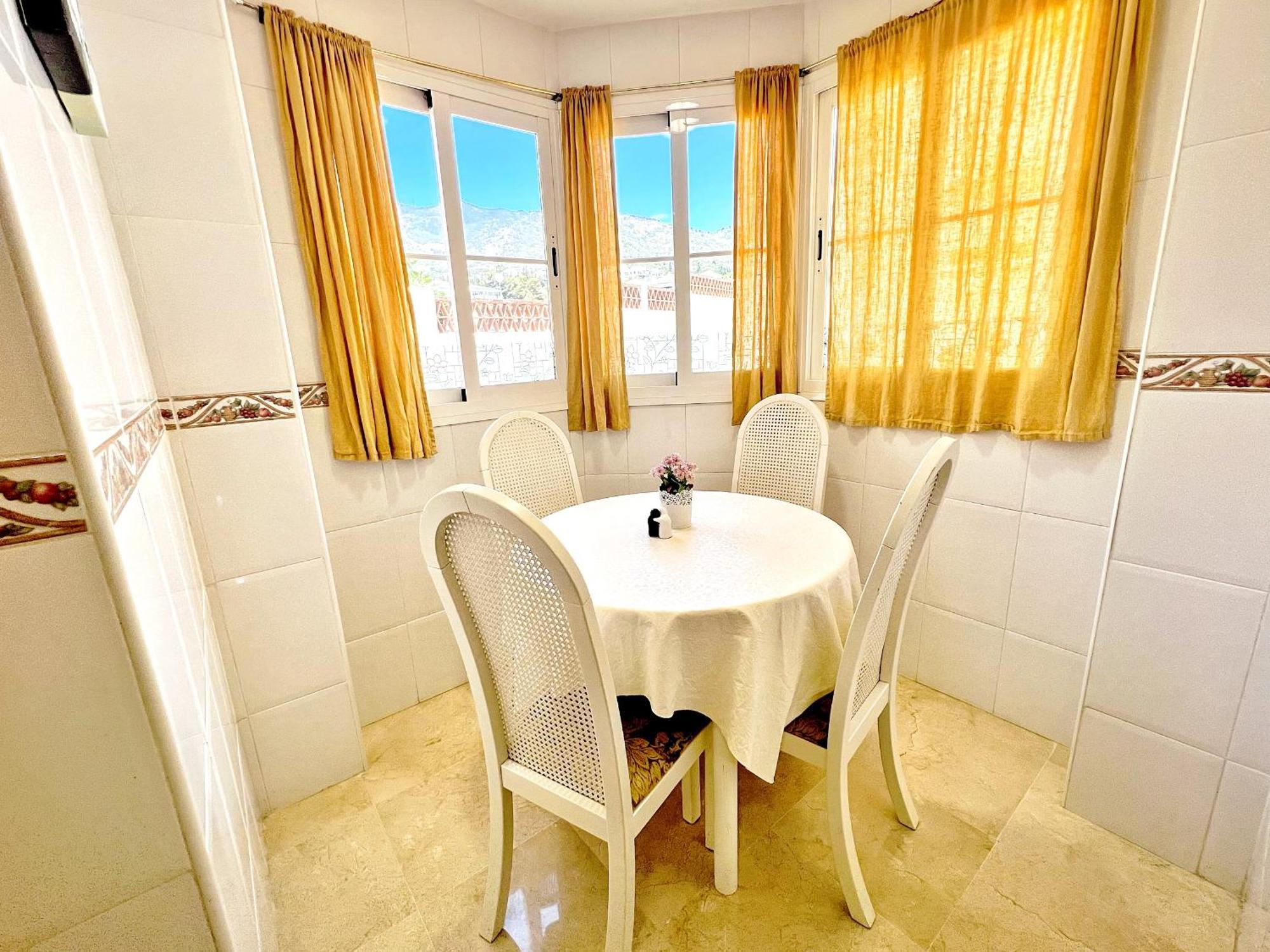 Beautiful Apartment With Pools, Playground And Paddle Tennis - Family Friendly And Near Vithas Hospital - Free Parking In Garage เบนัลมาเดนา ภายนอก รูปภาพ